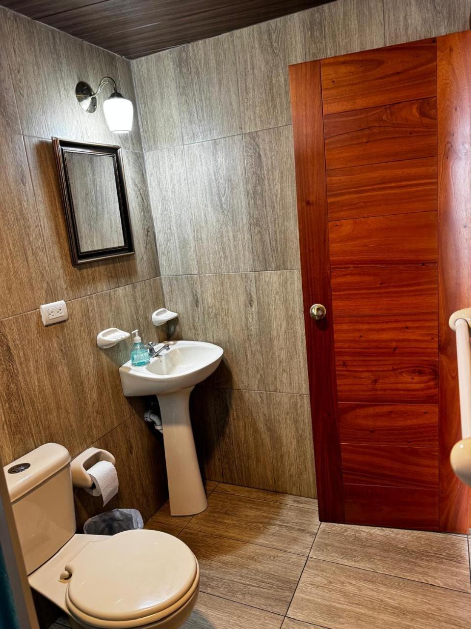 Hostal Muyuyo Puerto Ayora  Dış mekan fotoğraf
