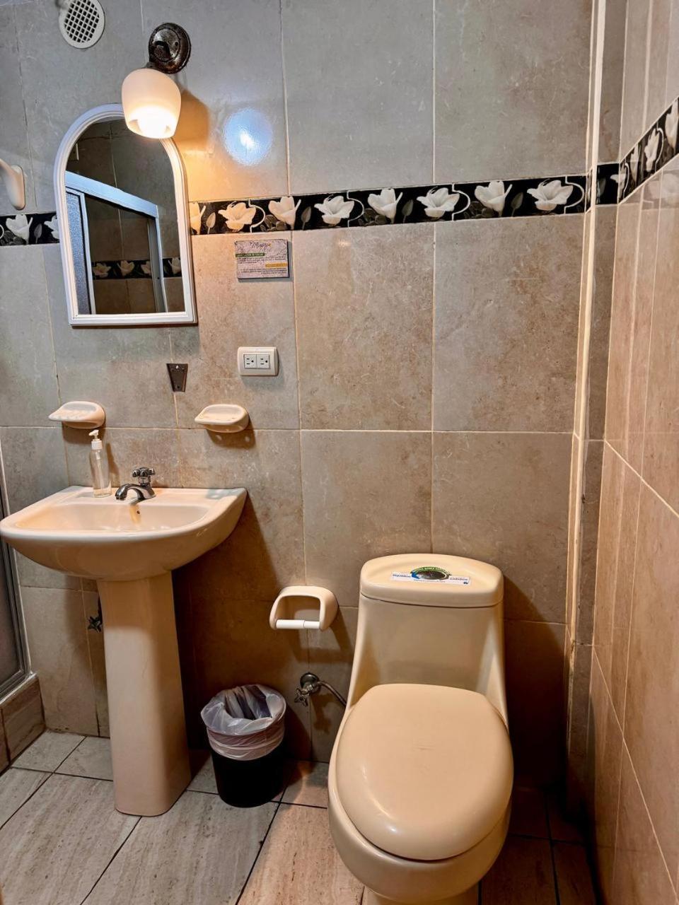 Hostal Muyuyo Puerto Ayora  Dış mekan fotoğraf